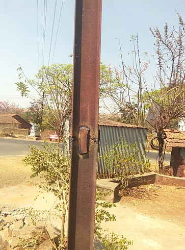 Curiosity About The Broken Electricity Pillars In Uttur Kolhapur Marathi News