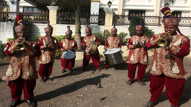 बँड व्यावसायिकांवर कोरोनाचं 'विघ्न'; ४५ हजार कलाकारांची उपासमार