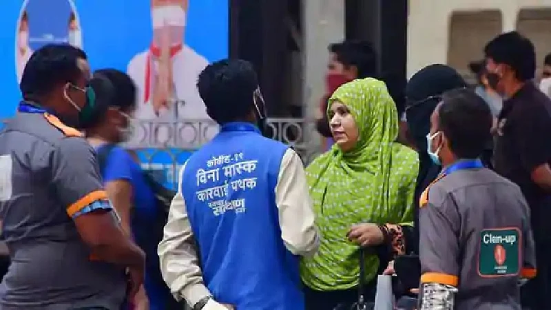 मुंबईकरांनो! मास्क घालायला विसरु नका; फक्त एका दिवसात 46 लाखांची दंड वसुली}
