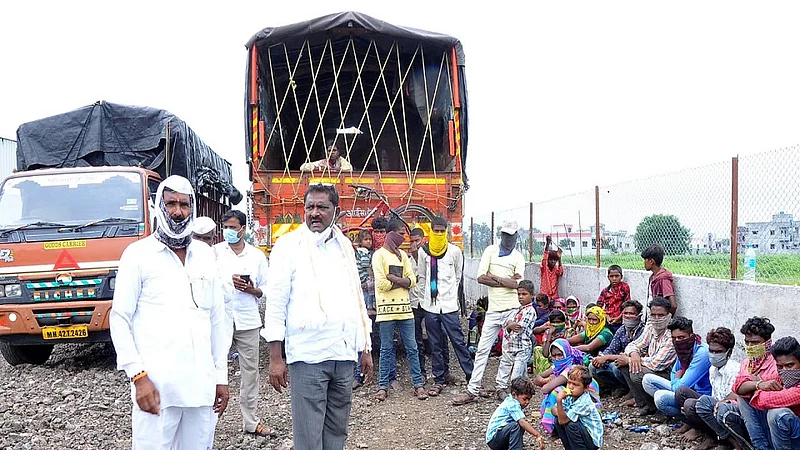 धस.jpg