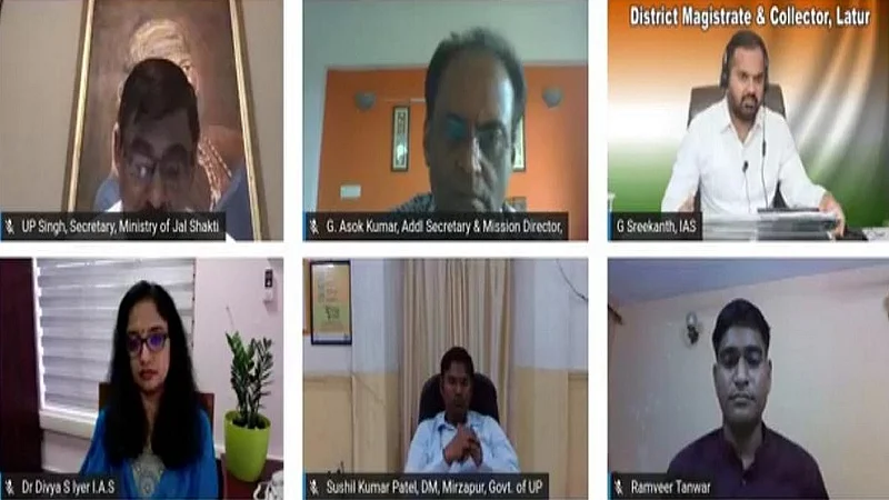 लातूर बेब.jpg