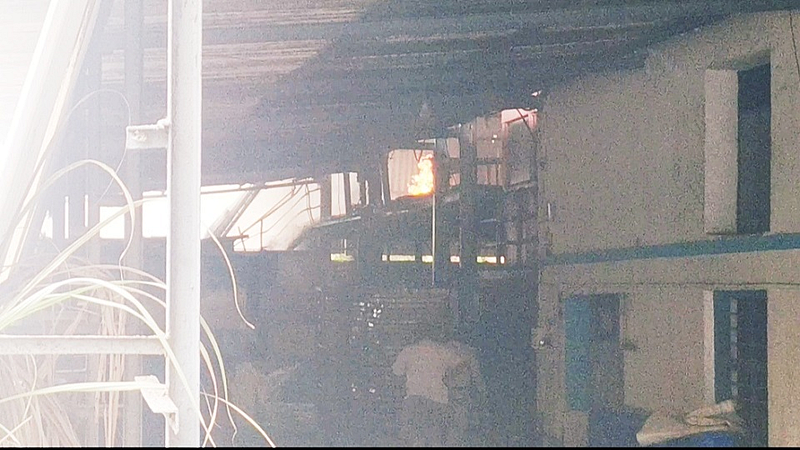 डोंबिवली MIDC तील 'ड्रीमलॅंड' रासायनिक कंपनीला आग; मोठी वित्तहानी झाल्याचा अंदाज