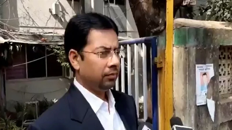 धनंजय मुंडे प्रकरण : "व्हिडीओ उघड केलेत तर सर्वांची तोंडं बंद होतील", रेणू शर्माच्या वकिलांचा खळबळजनक दावा