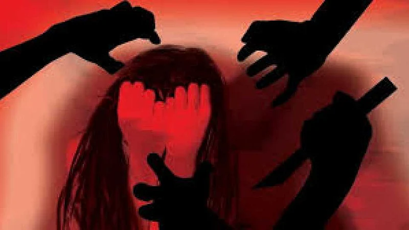 Boyfriend abuses air hostess