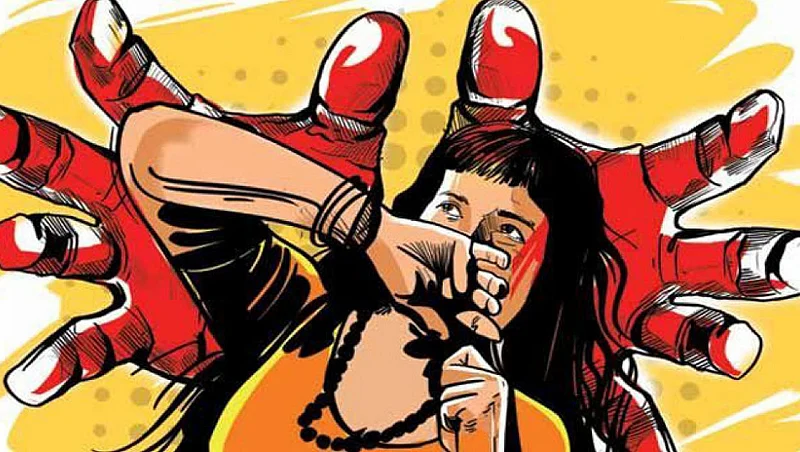 Atrocities by threatening to make the photos viral at amravati