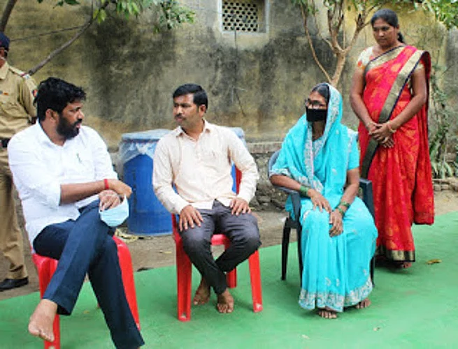 Akola Marathi News Guardian Minister Bachchu Kadus visit deepened the families of the martyrs