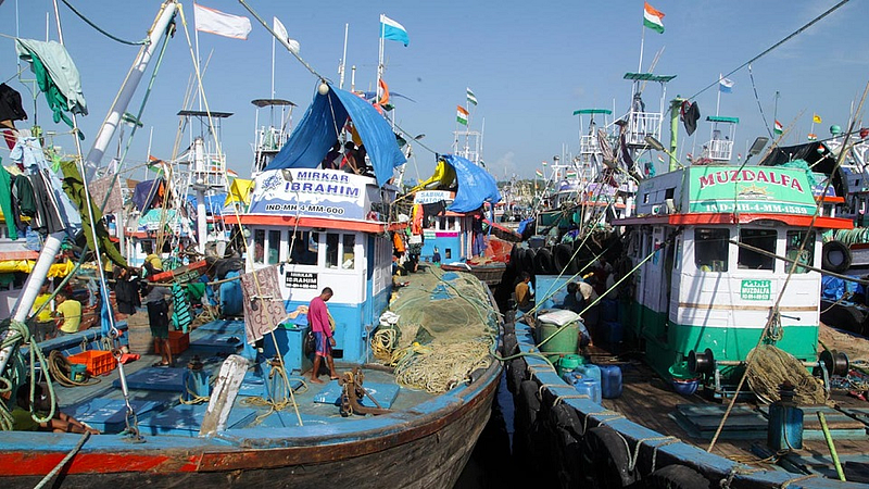 other state fishermen entry in our see area and fishing without permission this problem faced by a local dharman in ratnagiri