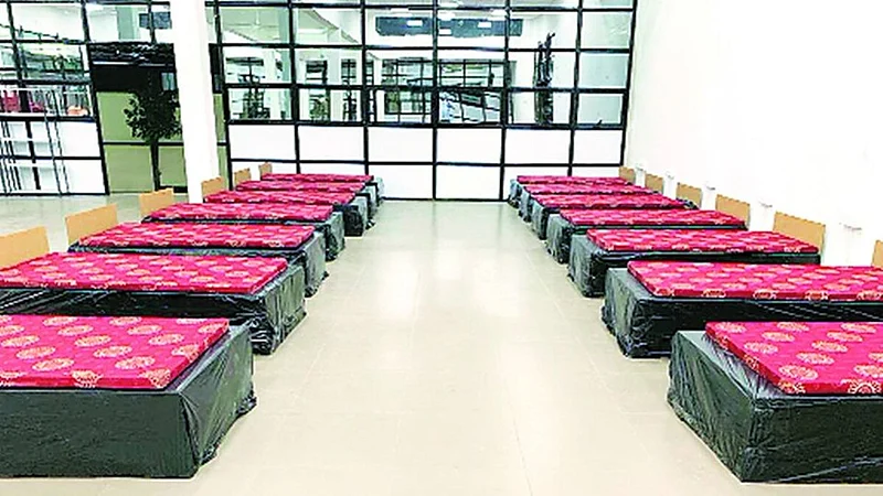 पिंपरी-चिंचवडमधील कोविड केअर सेंटरची 'केअर' आता खासगी संस्थांकडे