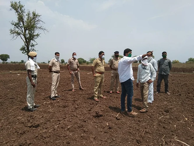 creamation on heroic son in buldana.jpg
