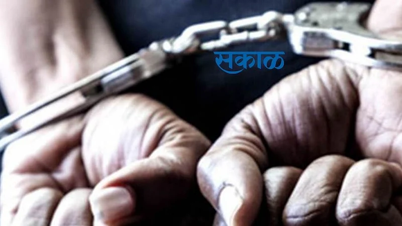 Out of an immoral relationship, the girlfriend gave the betel nut to kill her boyfriend}