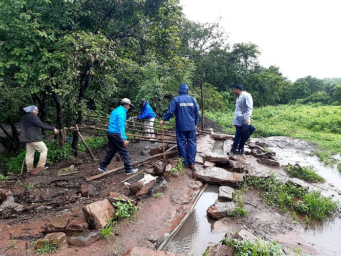 liquor dens destroyed in Belgaum district