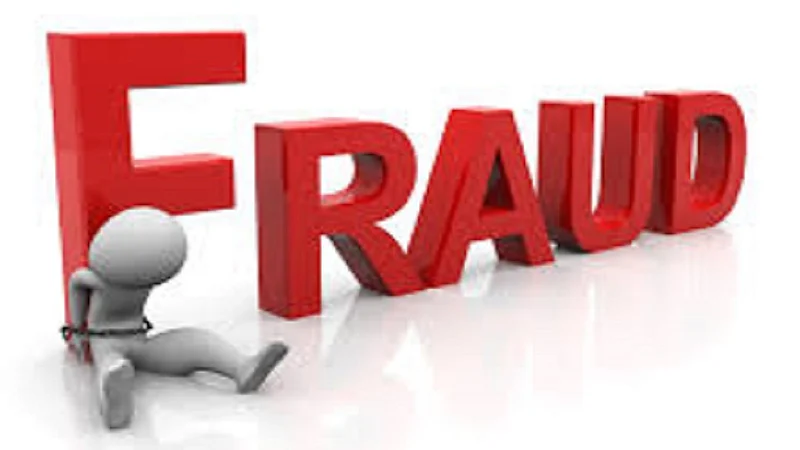one customer baer fraud from a any policy agents in ratnagiri