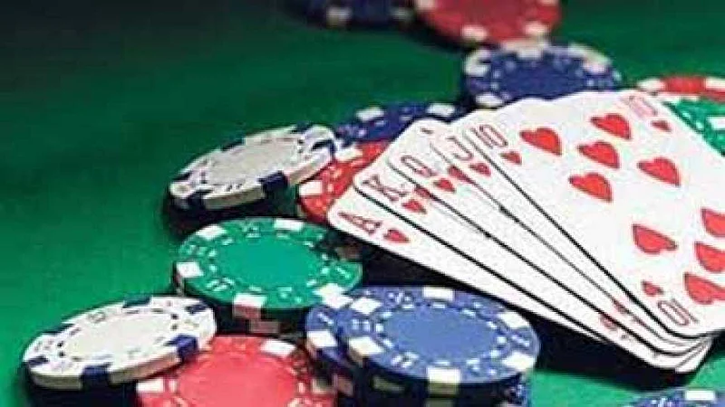 फलटण, बारामती, पुरंदर तालुक्यातील 13 जुगारी ताब्यात, 24 लाखांचा मुद्देमाल जप्त