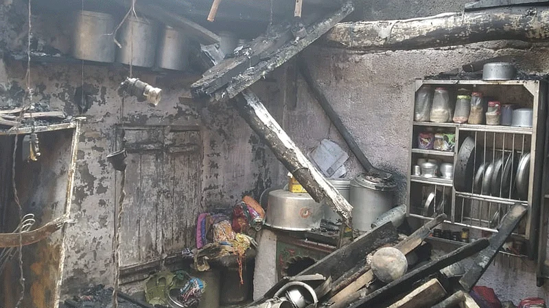 house burned in the fire in kolhapur
