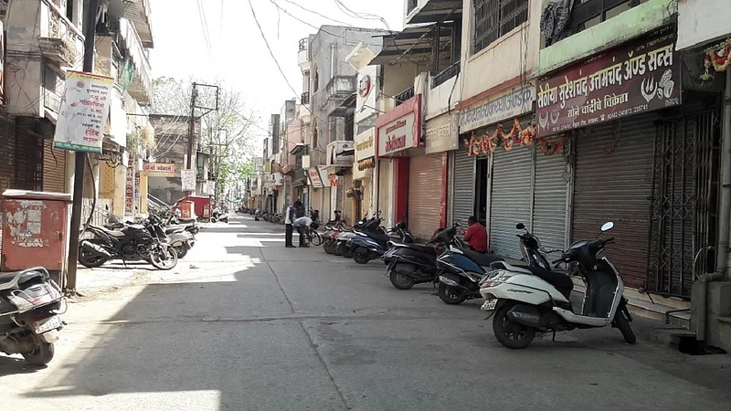 जालना : लॉकडाउनमुळे अक्षयतृतीयेच्या दिवशी बंद असलेले सराफा मार्केट.