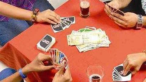 Akola Marathi News Online gambling was starting in the market, at that time the police team reached