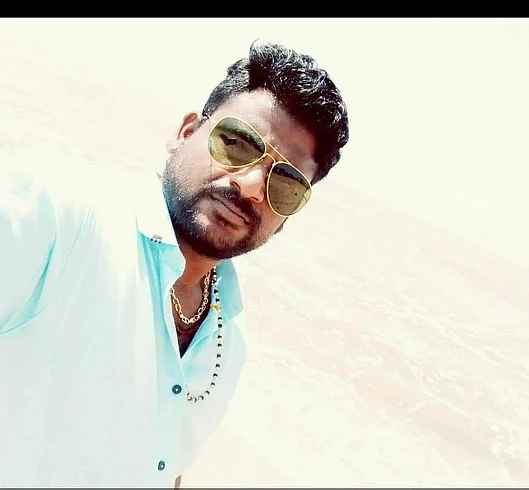 Murder of a young man with a knife due to old enmity