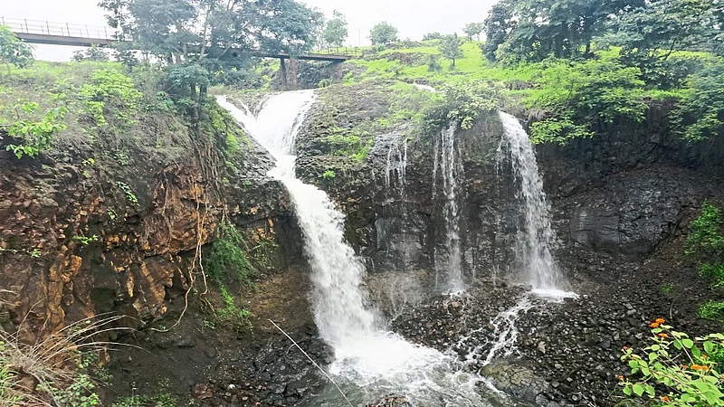 Crowds At Kitwad Falls Kolhapur Marathi News