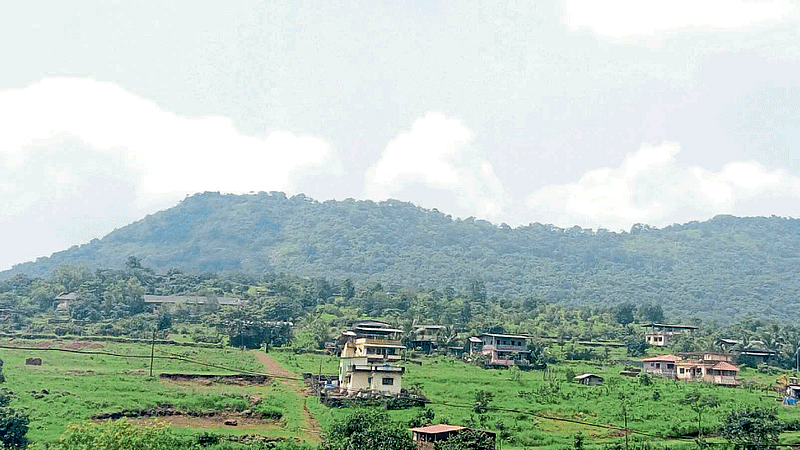 Construction Of Tourist Destination On Mandangad Fort Ratnagiri Marathi News