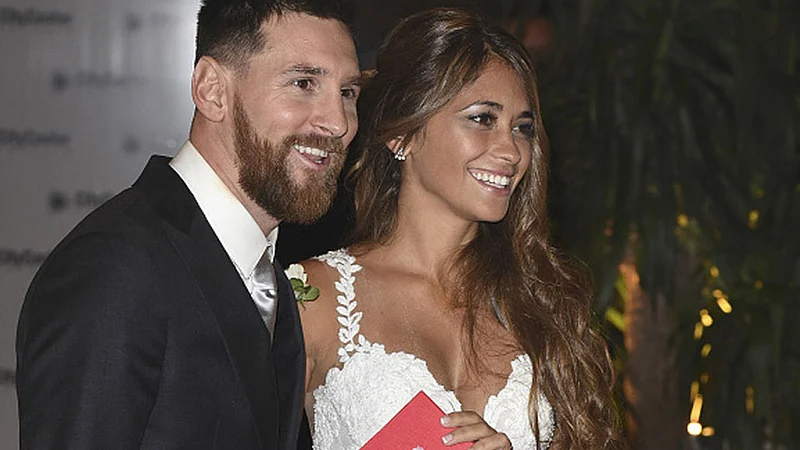 Lionel Messi Weds Childhood Sweetheart Antonella Roccuzzo
