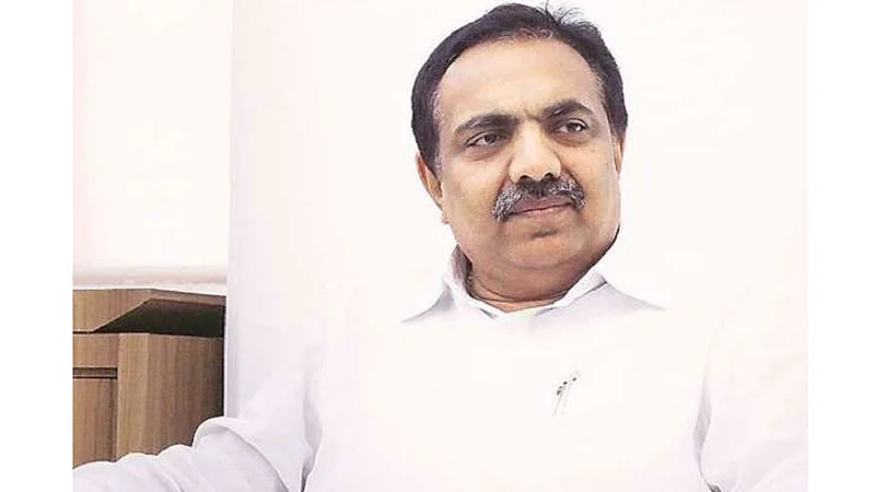 patil.jpg
