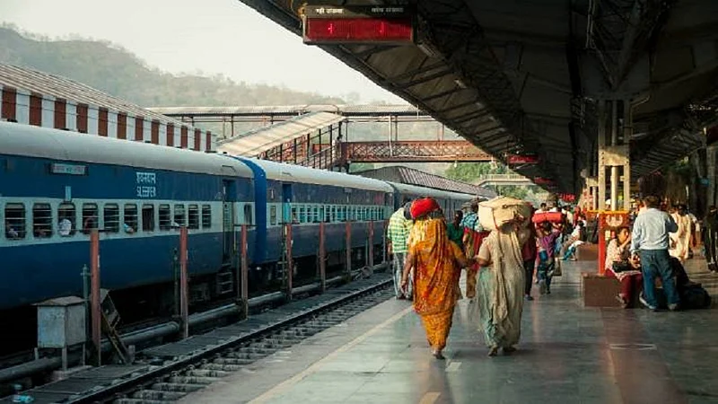 railway traveler.jpg