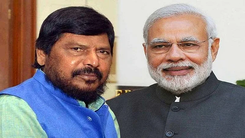 ramdas-athvle-modi.jpg