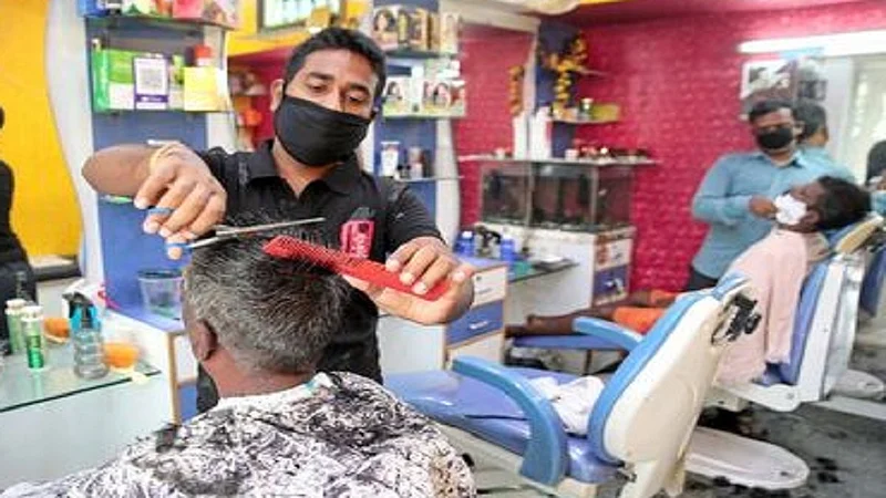 lockdown effect on saloon shops in chiplun