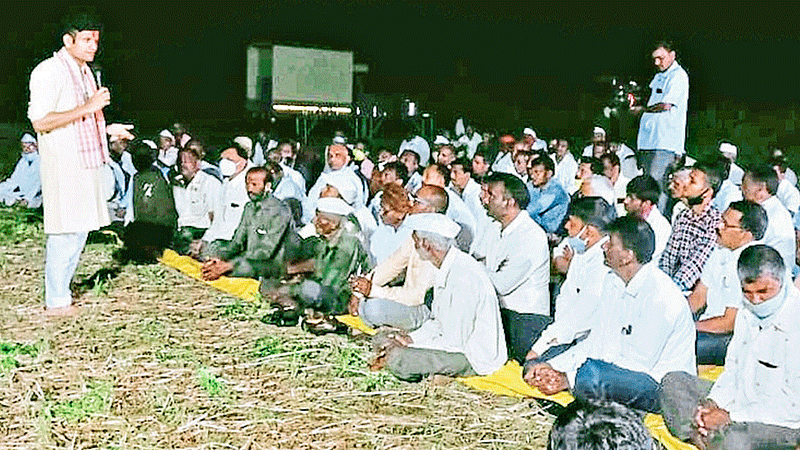 samarjeet ghatge criticism on minister hasan mushrif