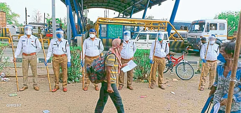 Samata Sainik Dal Help to workers in corona lockdown