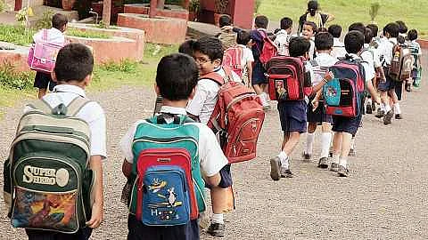 Akola News: Reprimand for report with check, inadequate physical facilities for students; No ramps either