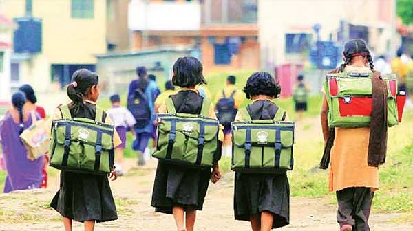धुळे जिल्ह्यातील ६० शाळांची नववर्षात वाजली घंटा