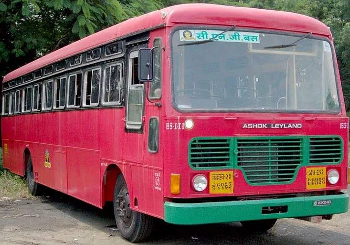 नंदूरबार ग्रामीण भागाची जीवनवाहिनी लालपरी झाली पुर्ववत