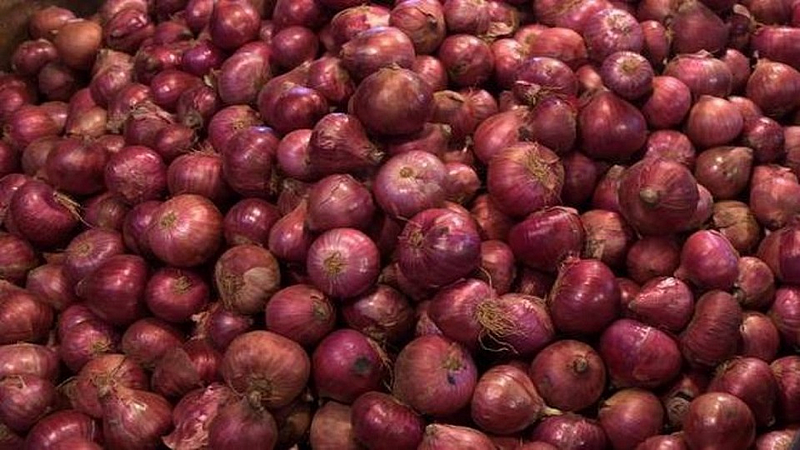summer onion rates collapsed nashik marathi news