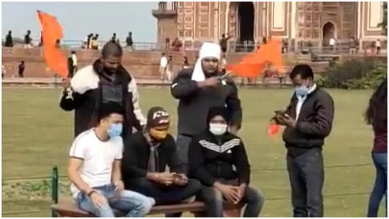 taj mahal.
