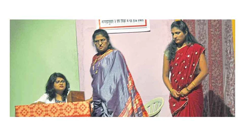 प्रबोधनात्मक ‘गर्भाशयाची गोष्ट’