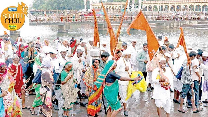 Alandi Palkhi departure towards pune