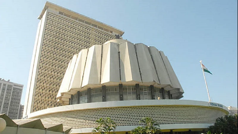 राज्यपाल नियुक्त आमदारांसाठी महाविकास आघाडीची यादी सुपूर्द; राज्यपालांच्या निर्णयाकडे लक्ष
