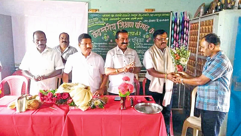 Teacher Day Special Paperless Work In 13 School In Sakharpa Center