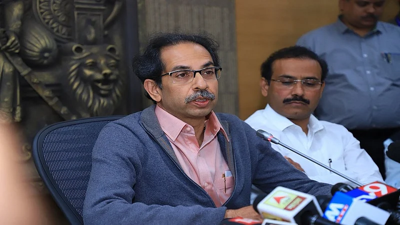 प्रशासकीय यंत्रणांनी सावध राहून चाचण्यांचे प्रमाण वाढवावे - मुख्यमंत्र्यांचे निर्देश