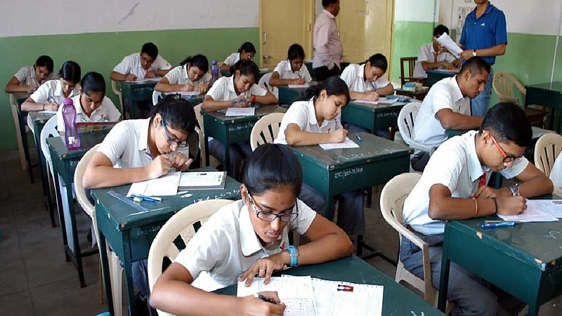 मोठी बातमी! दहावी बारावी फेरपरीक्षा यंदा लांबणीवर; जाणून घ्या कोणत्या महिन्यात होणार परीक्षा