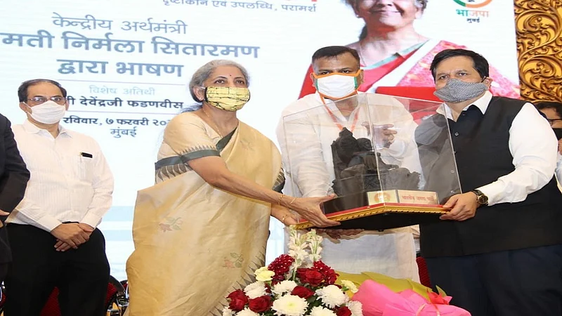 कोरोना कर किंवा उपकर लावण्याचा विचार नाही; निर्मला सीतारामन यांचे स्पष्टीकरण