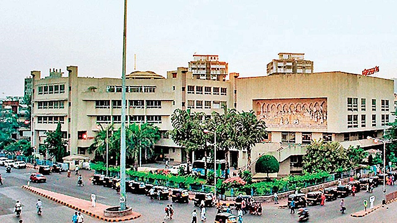 ठाणे पालिकेच्या सहाय्यक आयुक्तांसह दोघांवर गुन्हा दाखल; कोव्हिडसंदर्भातील महत्वाची फाईल गहाळ झाल्याप्रकरणी मोठी कारवाई