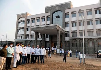 Revenue Minister inspects new court building at Sangamner