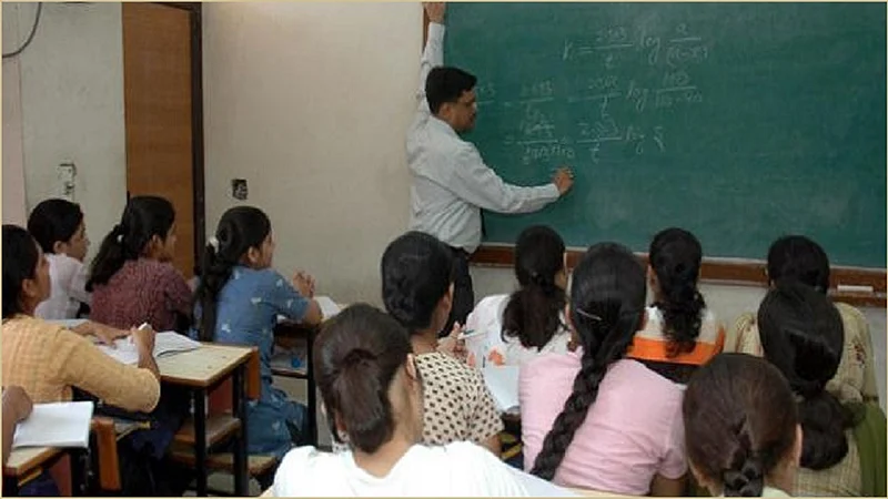 अनुसूचित जमातीतील सहायक प्राध्यापक पदभरतीत घोटाळा? SC/ST आयोगाने मागविला अहवाल