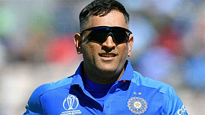 Dhoni Dhoni