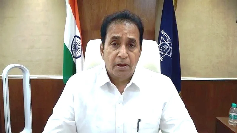 Instructions to the police to take action only if there is a demand for recovery of debt