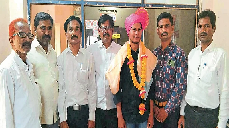 Autorikshaw Driver Son Cleared NEET Entrance