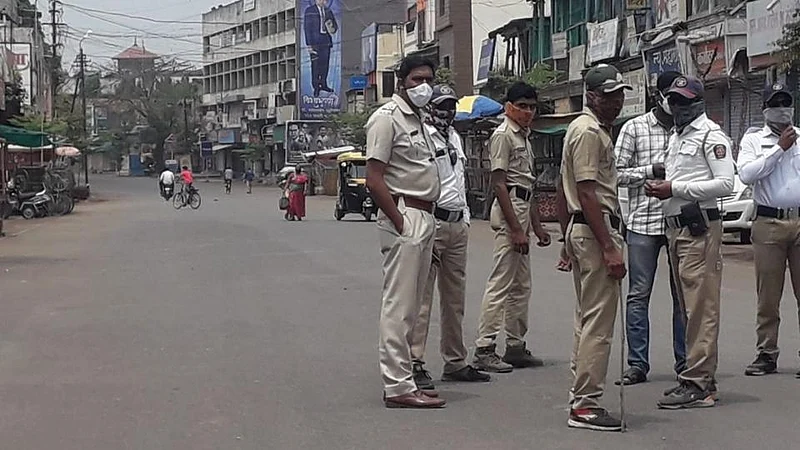 Citizens and traders in Barshi observed spontaneous support and observed strict closure.jpg