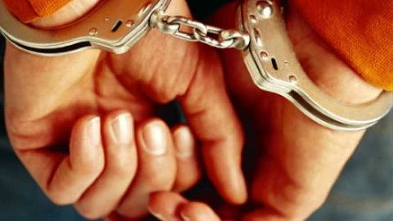 लाच घेतानावर्ल्डकप टी-20 सामन्यावर सट्टा; जुळे सोलापुरात चौघांना अटक अटक